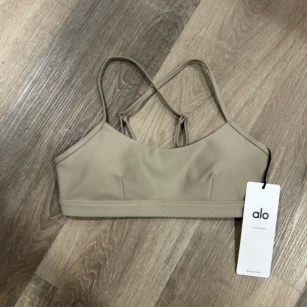 ALO Yoga Women's Airlift Intrigue Bra